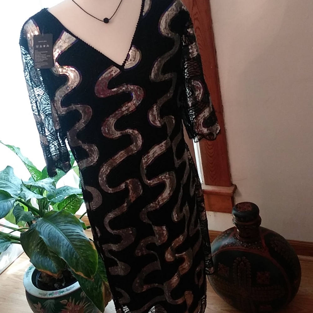 "NEW" Black dress with sequins